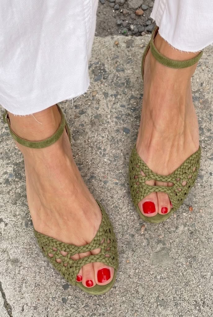 WARREN & GRACE | ISADORA GOLD WOVEN SANDALS