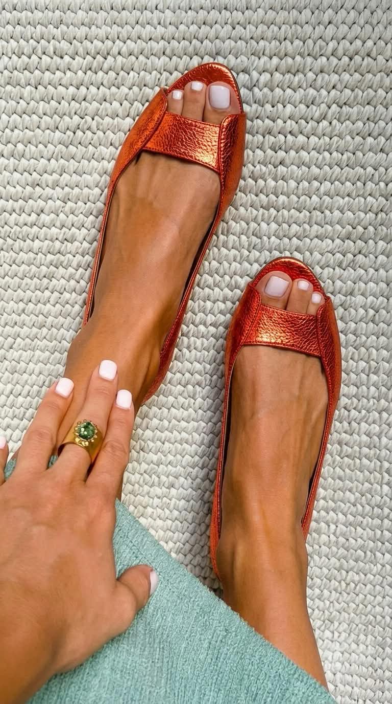 WARREN & GRACE | ADELINA GOLDEN COMFORT CHIC SANDALS